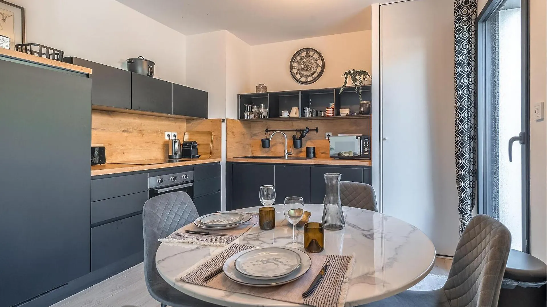 Beautiful Apartment In Marseille 0*,  France