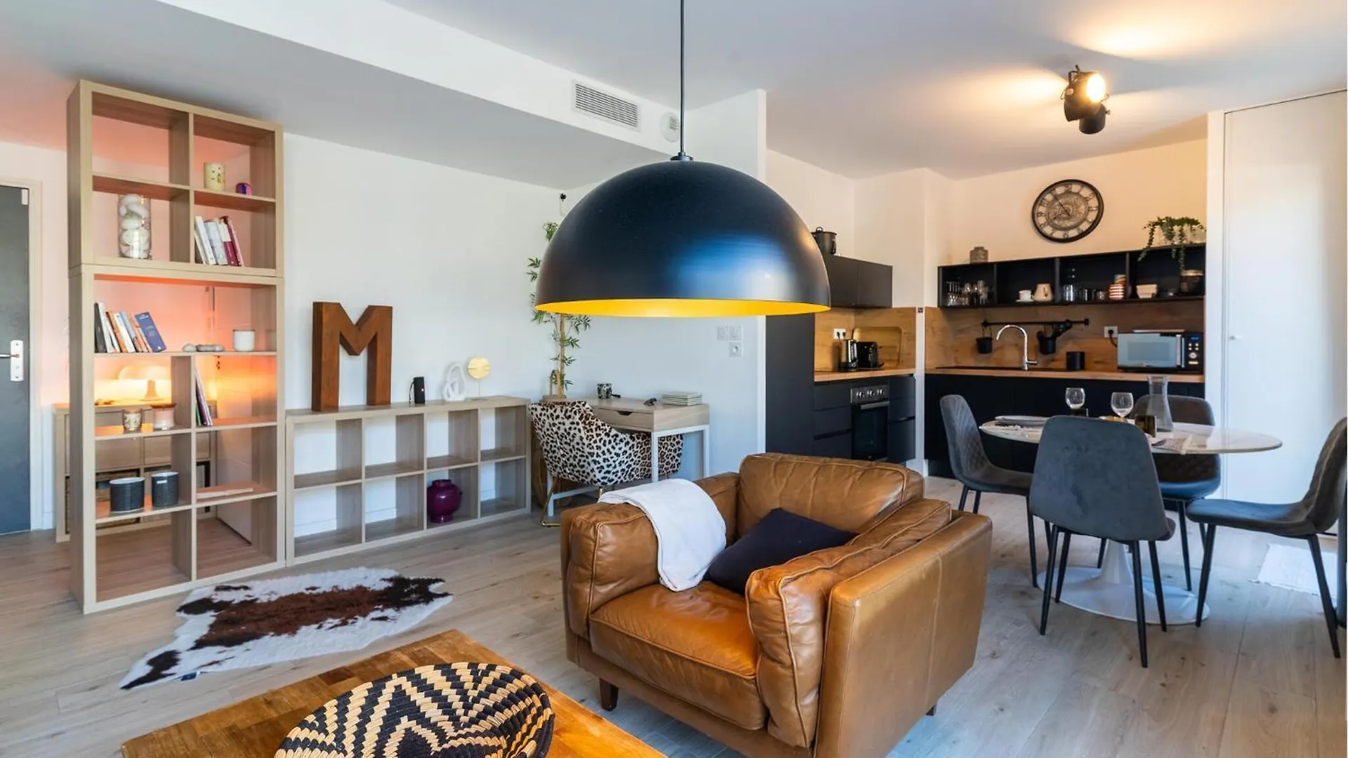 Beautiful Apartment In Marseille 0*,